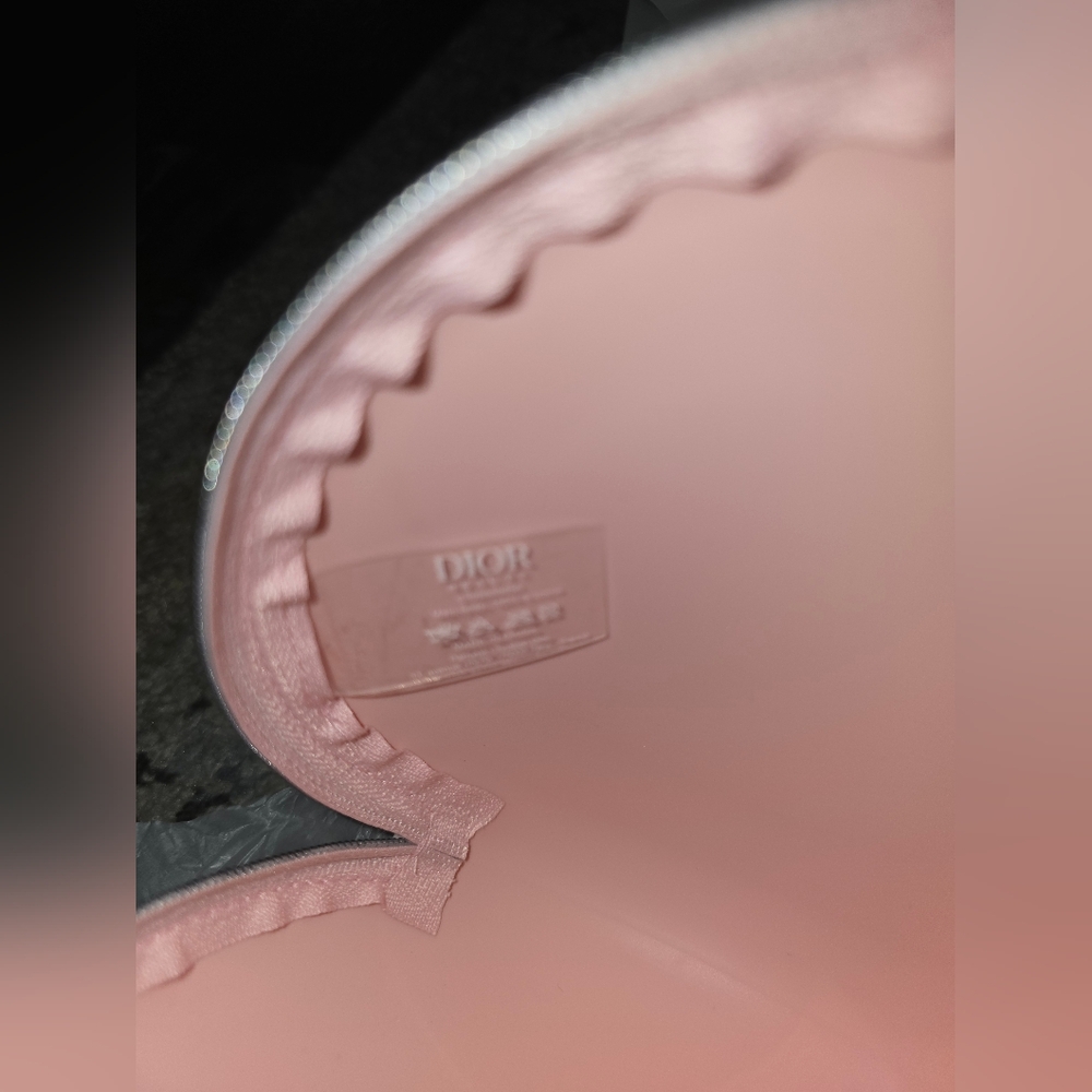 NEW 2025 DIOR Homme Premier Pink Round Novelty Pouch! - Picture 6 of 11